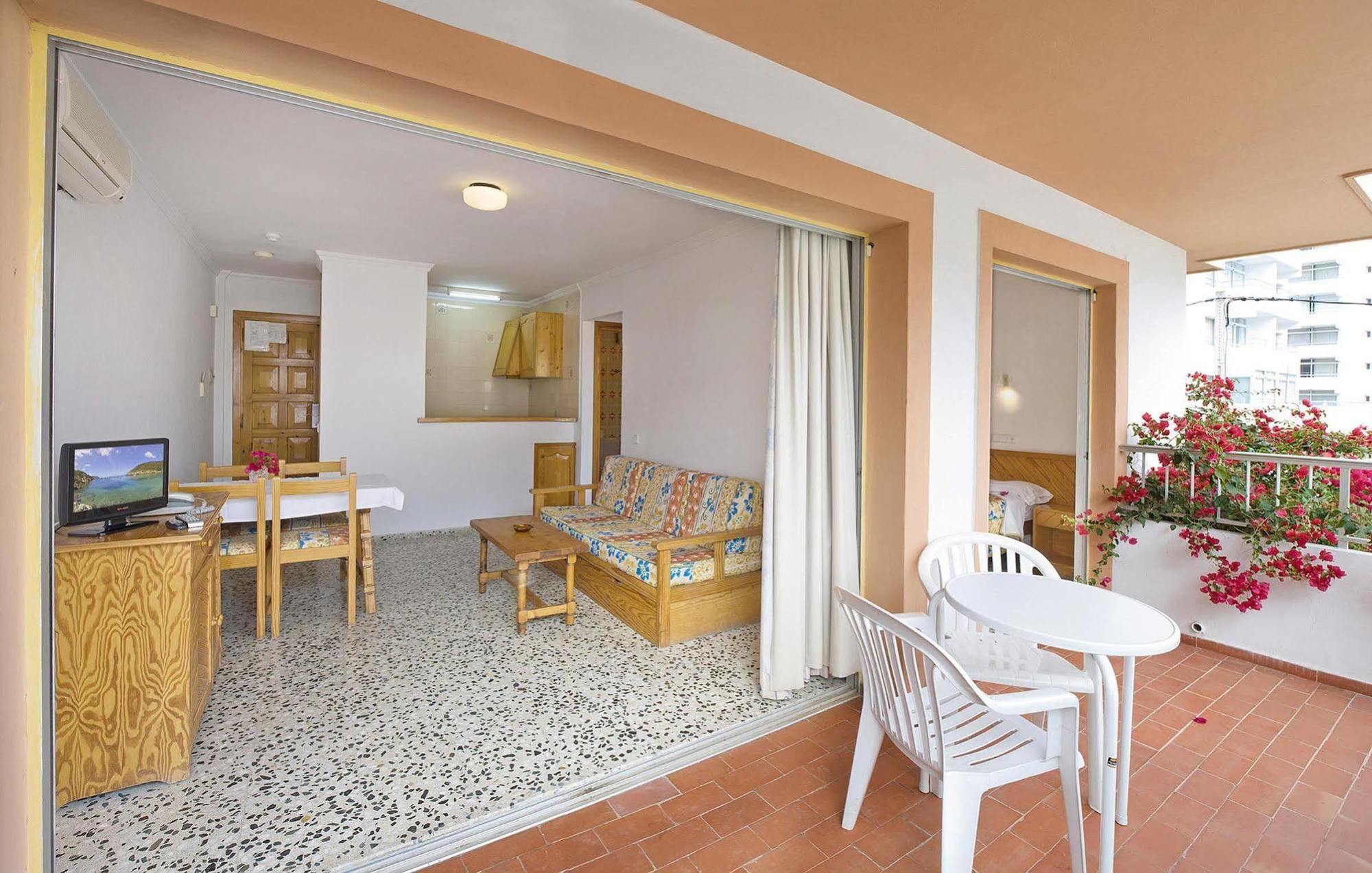 Apartamentos Green Line Bon Sol - Ab Group Playa d'en Bossa Extérieur photo